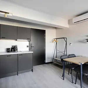  Appartement Pick A Flat's In In Parc Des Buttes Chaumonts - Rue Edouard Pailleron France